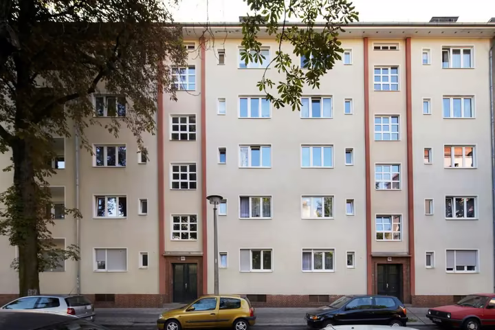 Wohnhaus aus den 1930er-Jahren in der Wildenbruchstraße, Straßenfront